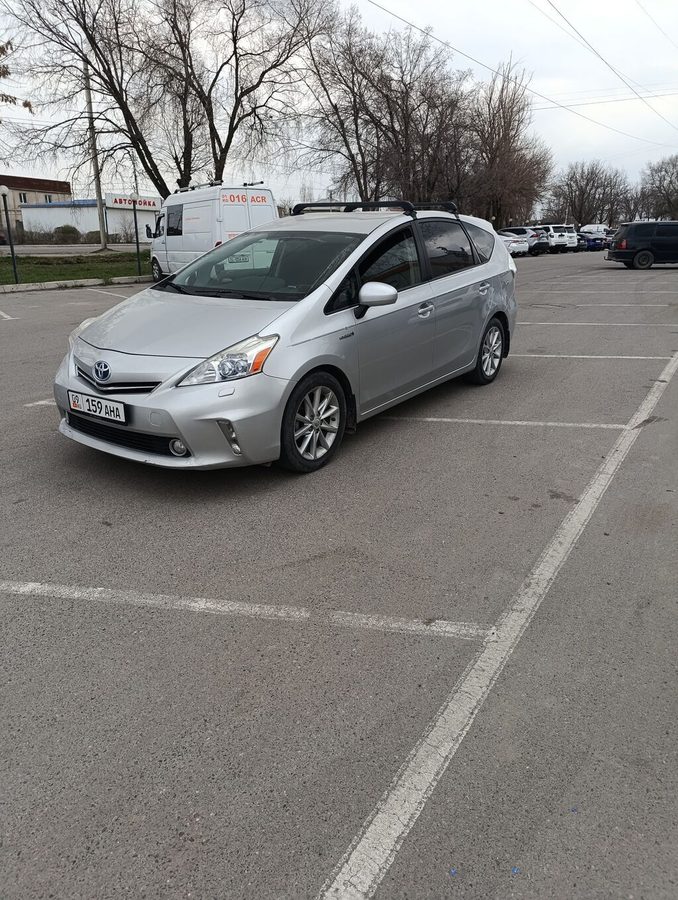 Toyota Prius V