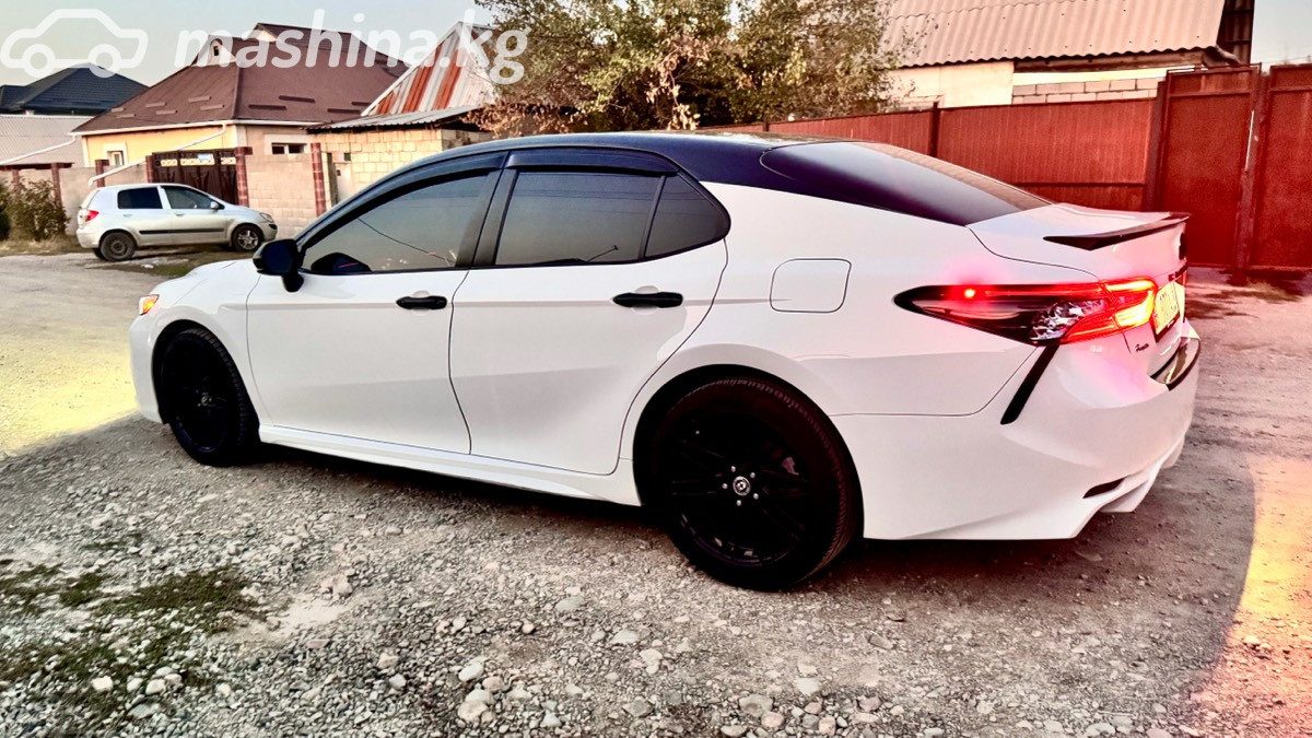 Toyota Camry VIII (XV70)