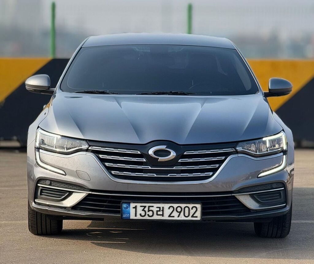 Renault SM6
