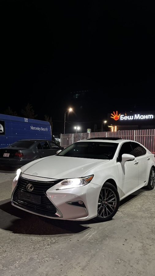 Lexus ES
