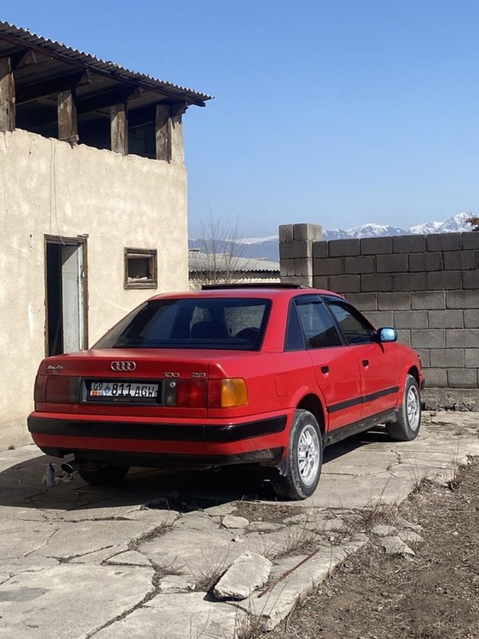 Audi 100