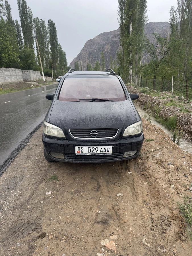 Opel Zafira A 2000