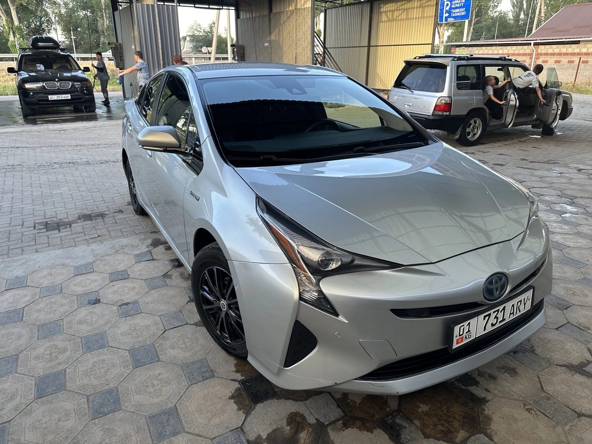 Toyota Prius IV (XW50) 2017