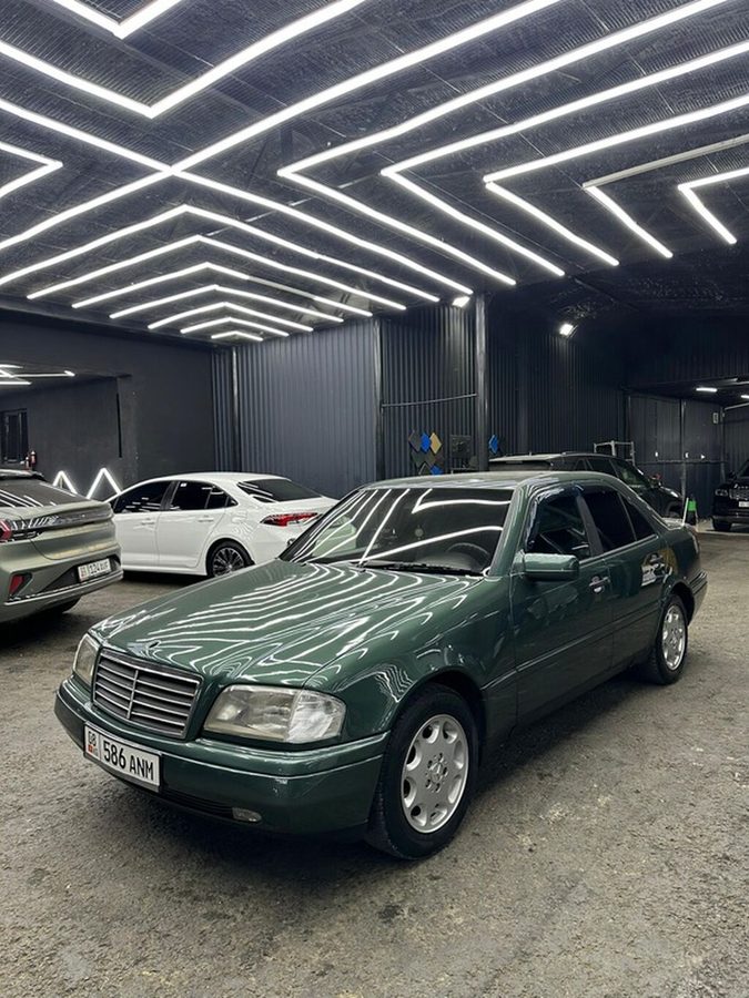 Mercedes-Benz 
