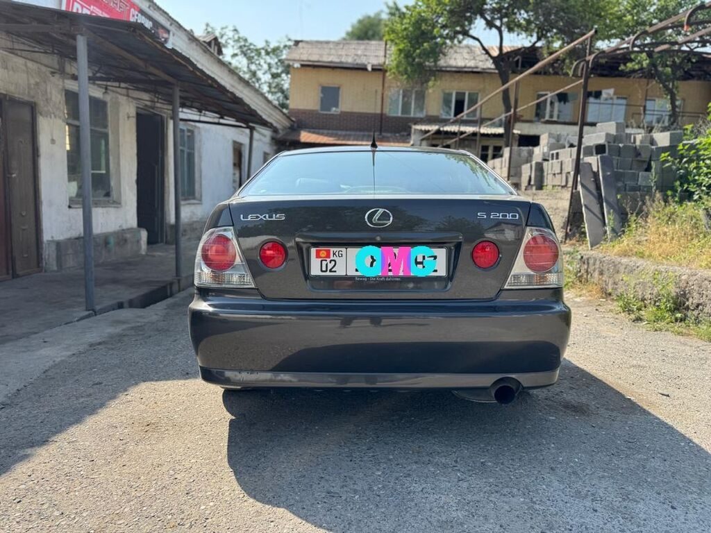 Lexus IS