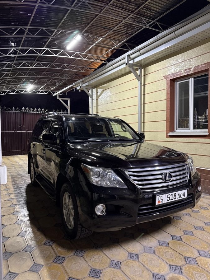 Lexus LX III 2011