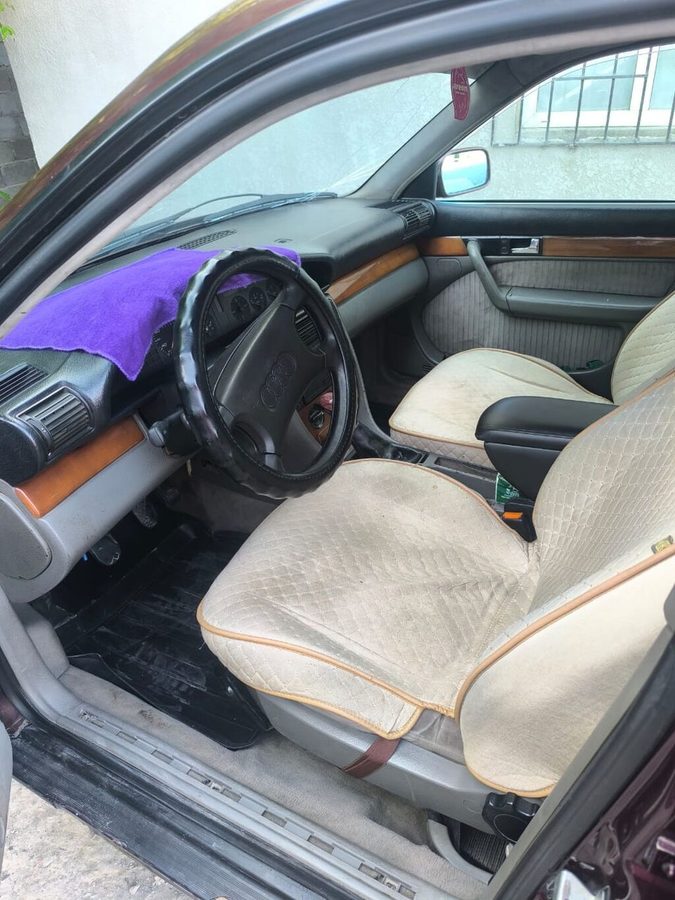 Audi 100