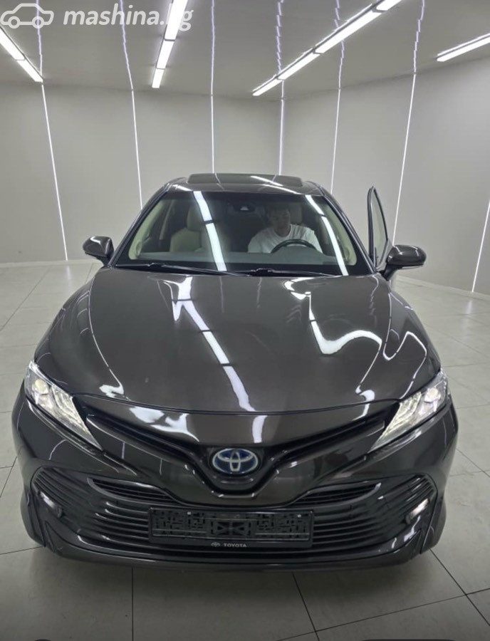 Toyota Camry VIII (XV70)