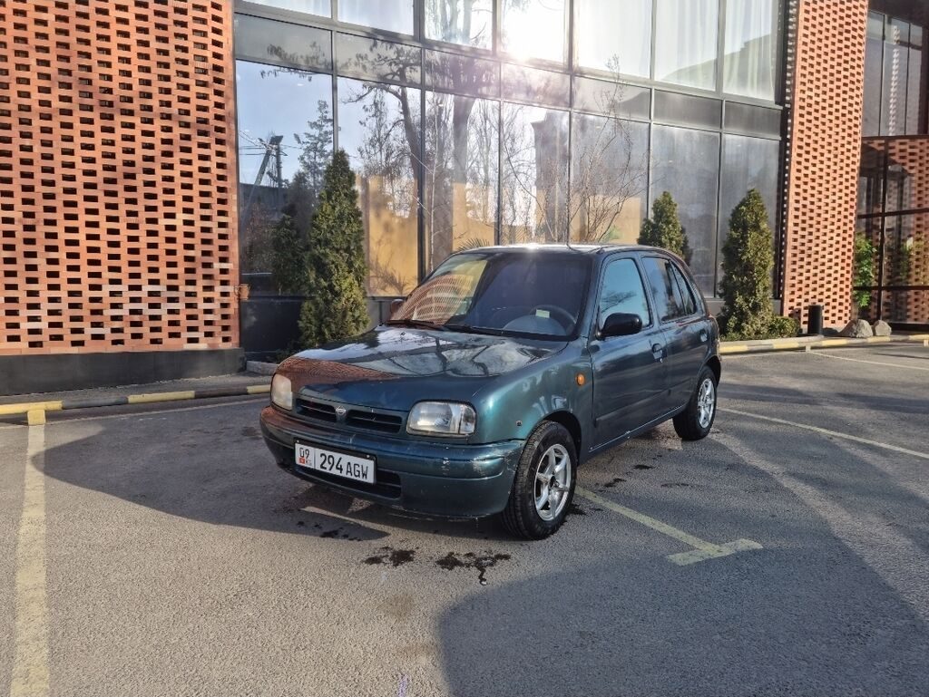 Nissan March