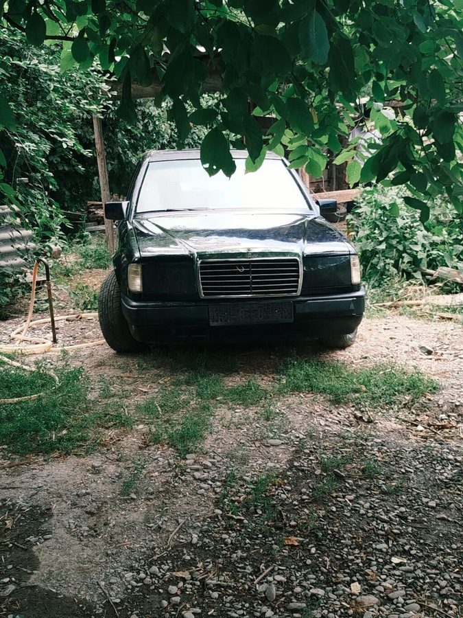 Mercedes-Benz W124