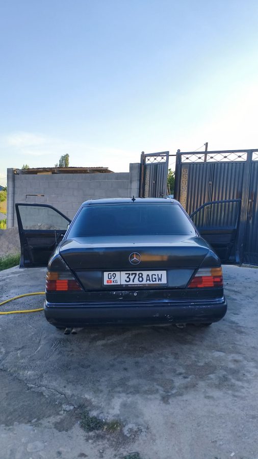 Mercedes-Benz W124