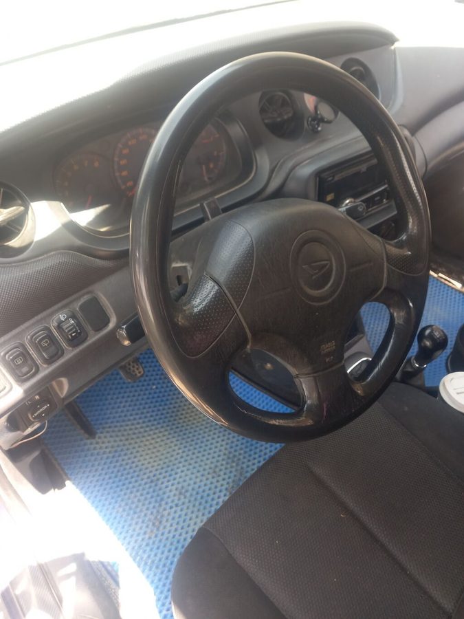 Daihatsu YRV