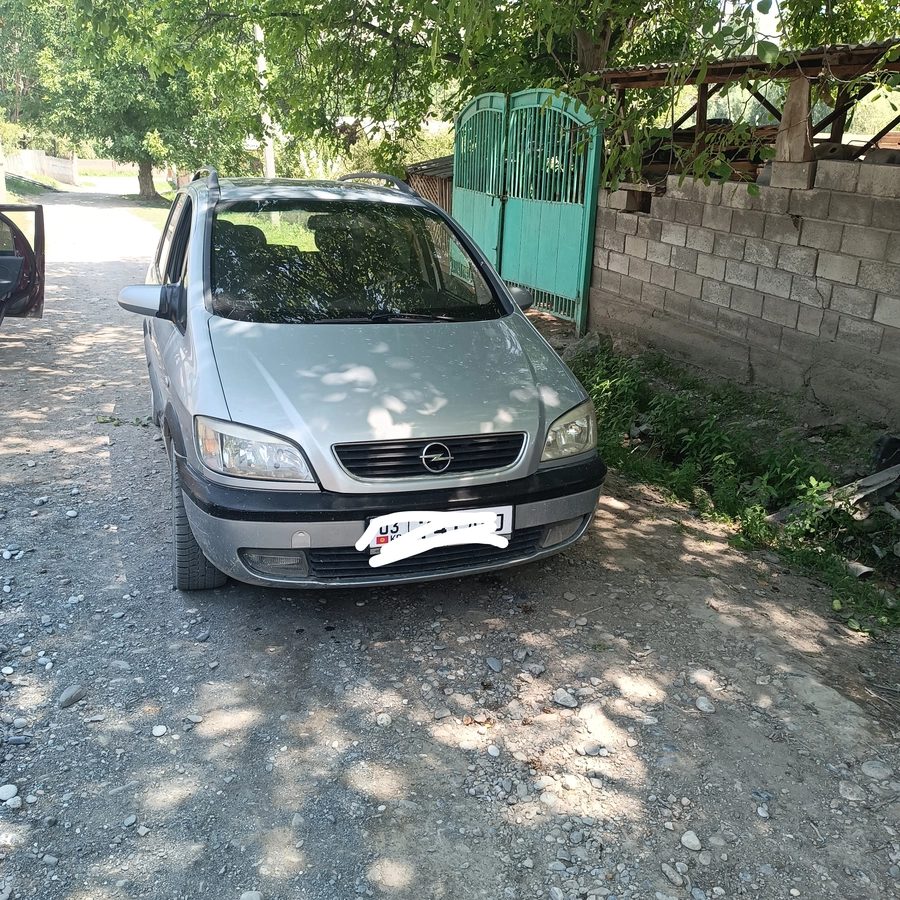 Opel Zafira A 2001