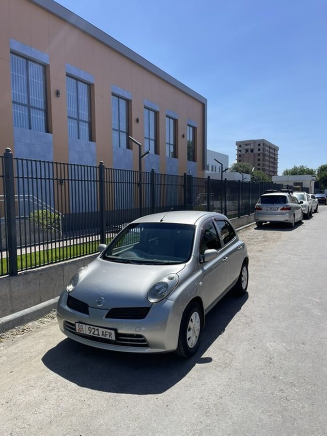 Nissan March