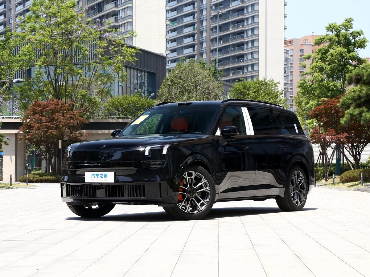 Lynk & Co 900 2026