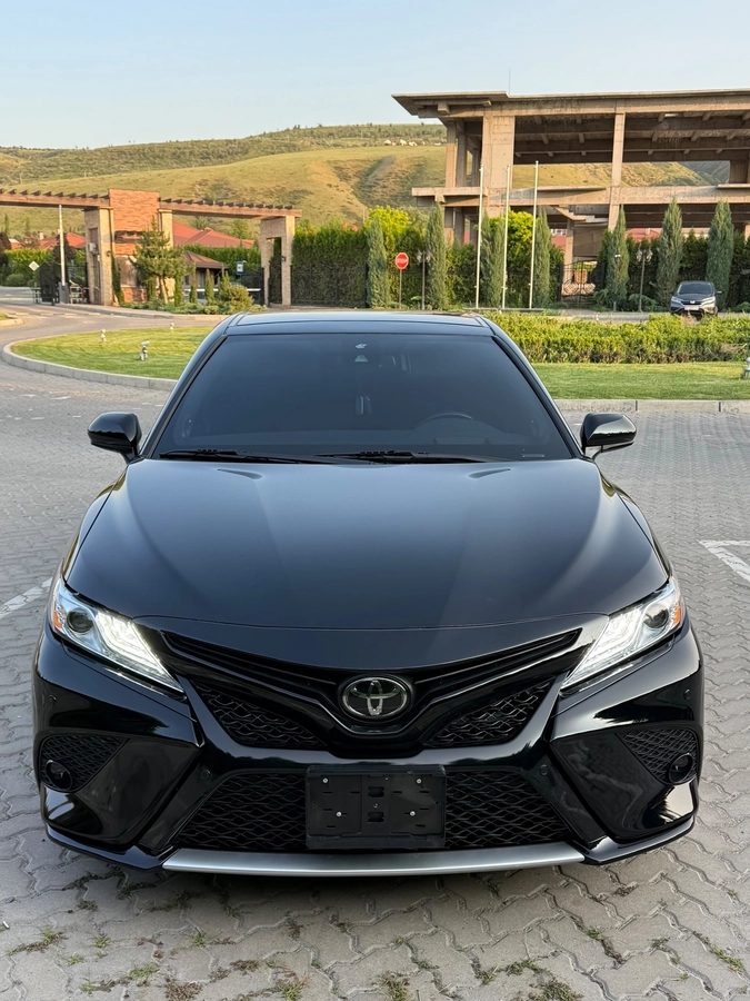 Toyota Camry VIII (XV70) 2019