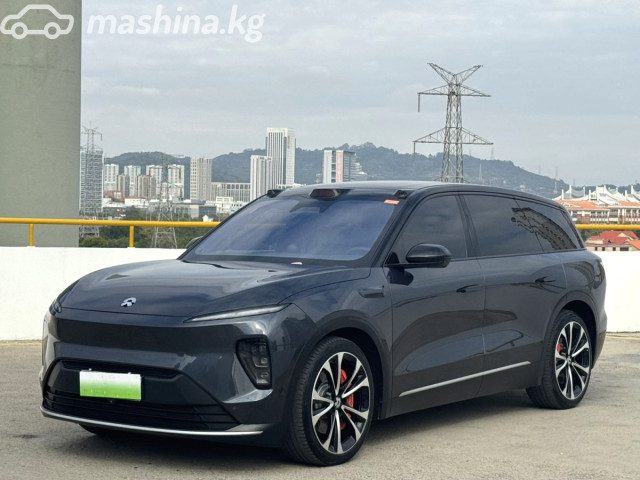 Nio ES8