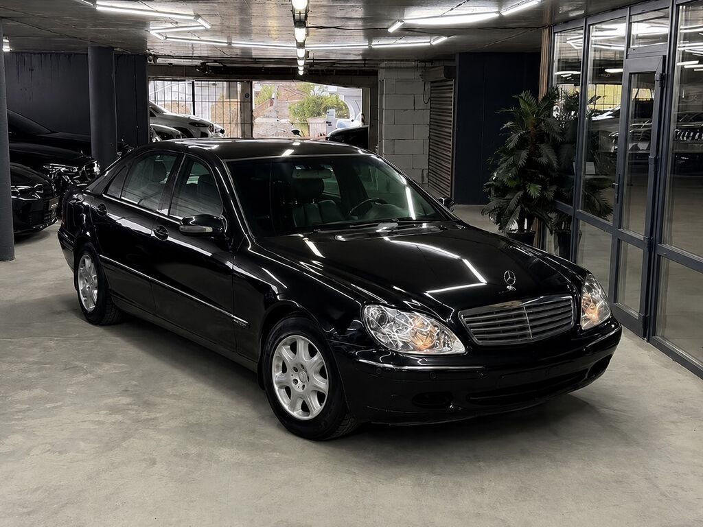 Mercedes-Benz 220