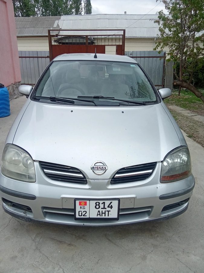 Nissan Almera Tino 2003
