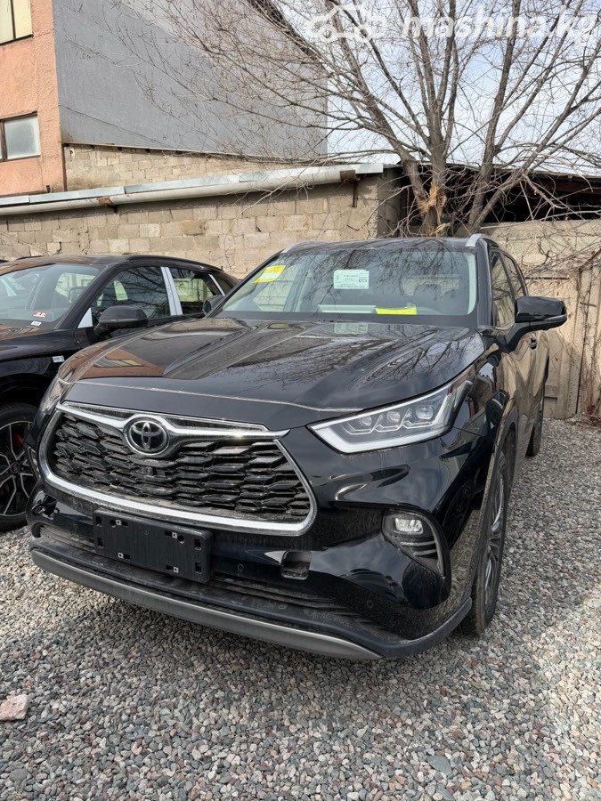 Toyota Highlander IV (U70)