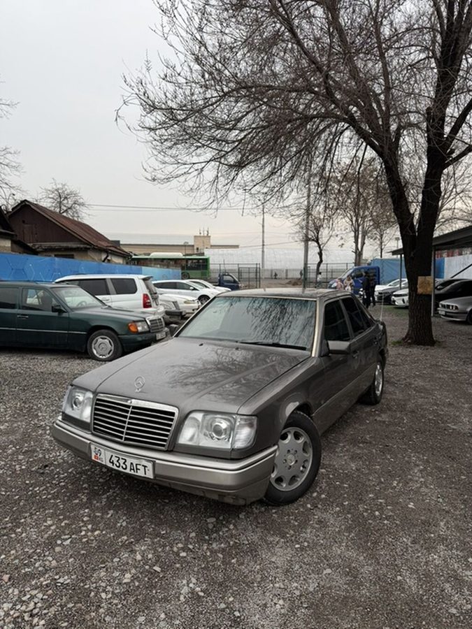 Mercedes-Benz W124