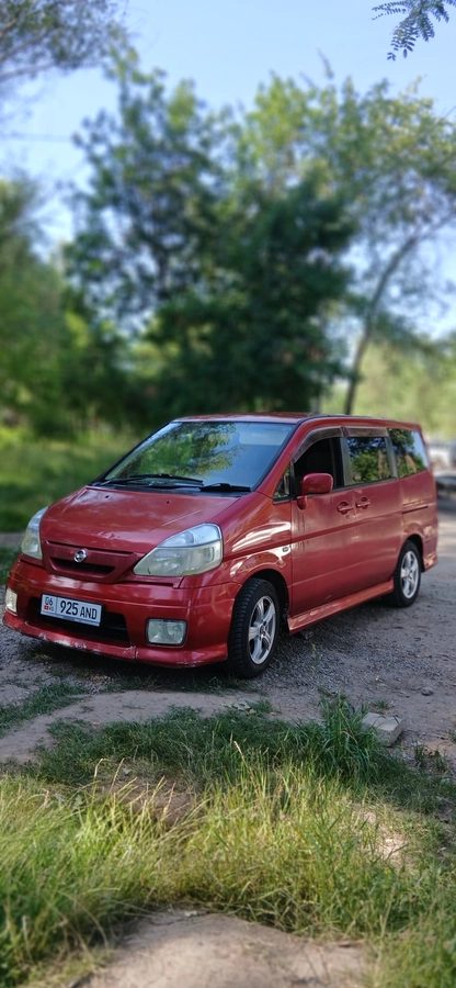 Nissan Serena II (C24) 2005