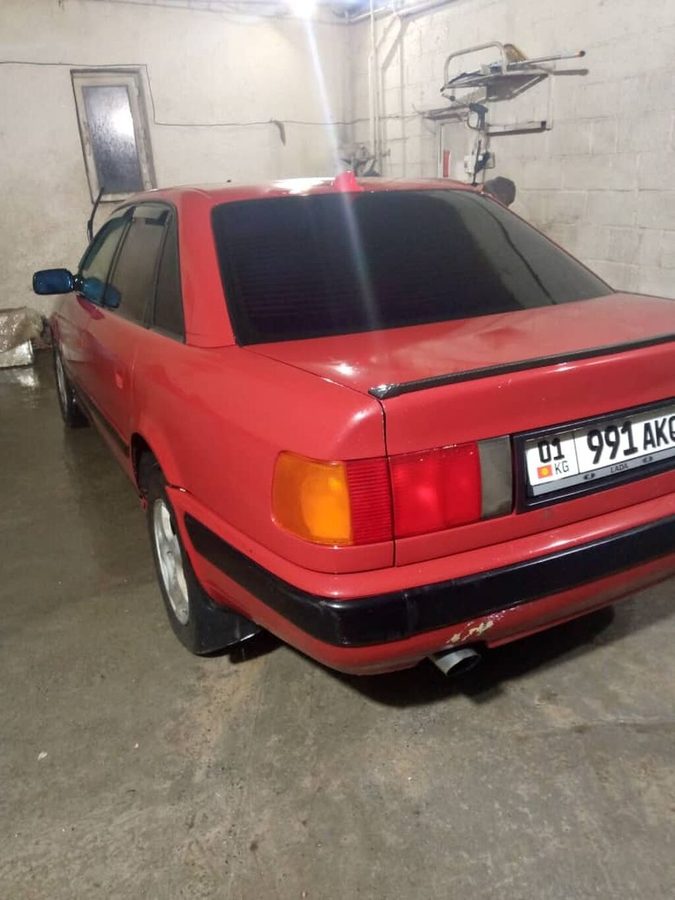 Audi 100