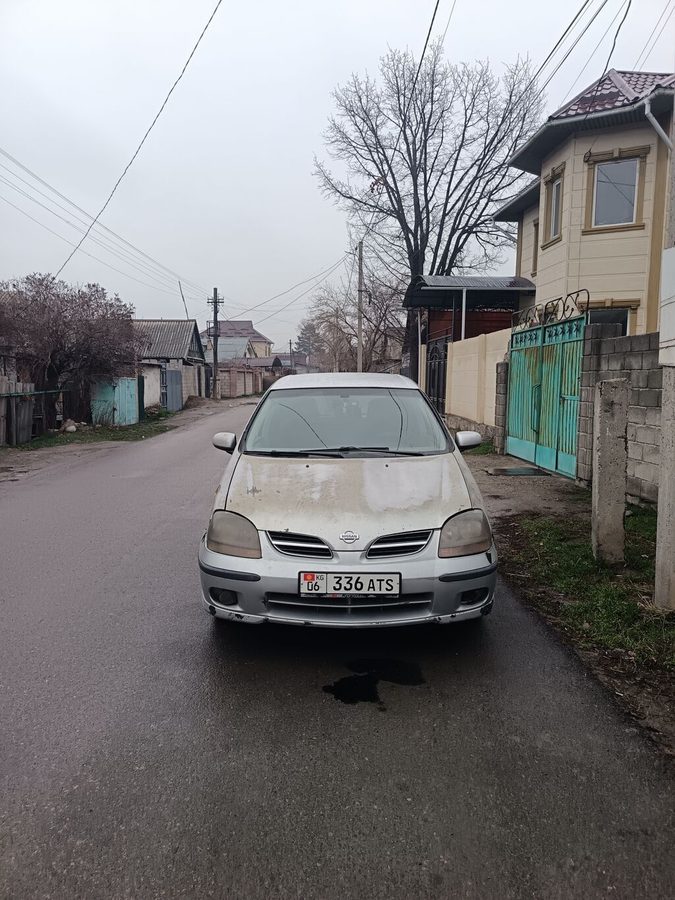Nissan Almera Tino