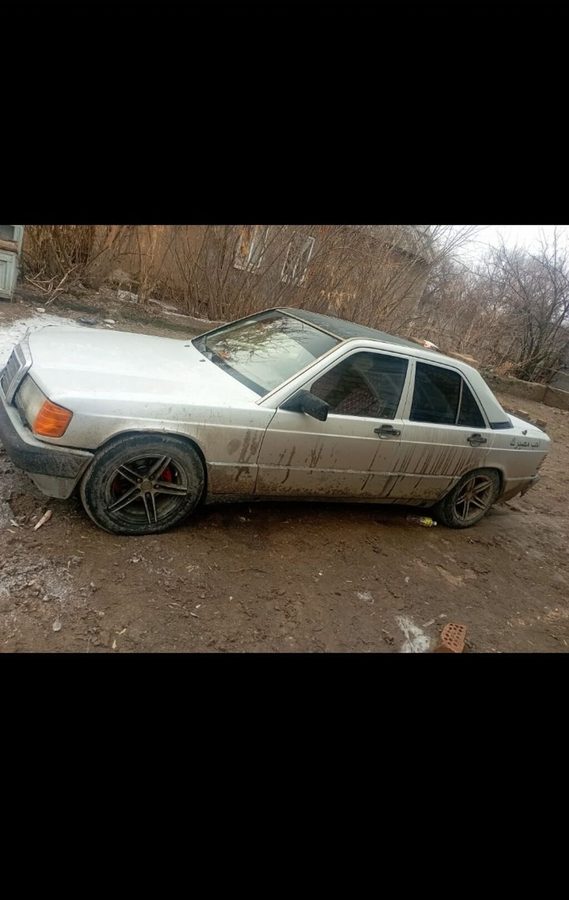 Mercedes-Benz 190