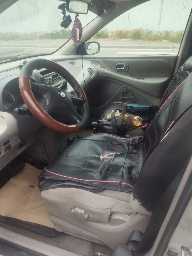 Nissan Almera Tino