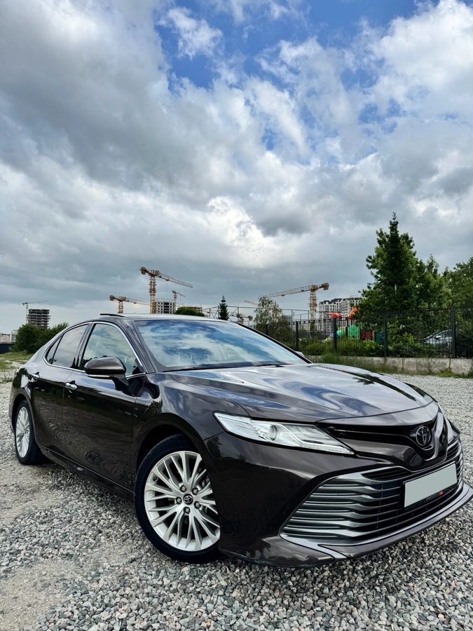 Toyota Camry VIII (XV70) 2018