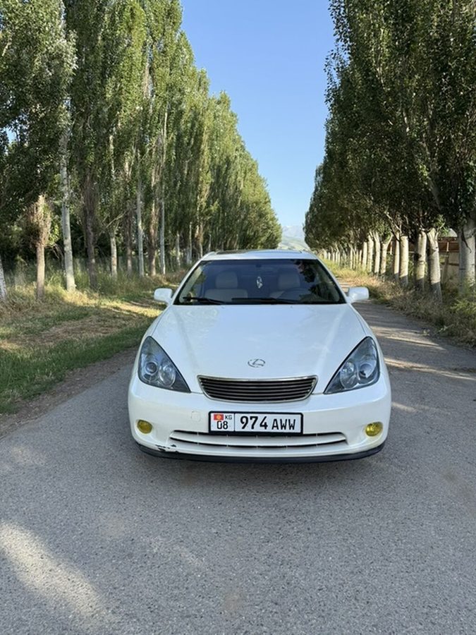 Lexus ES