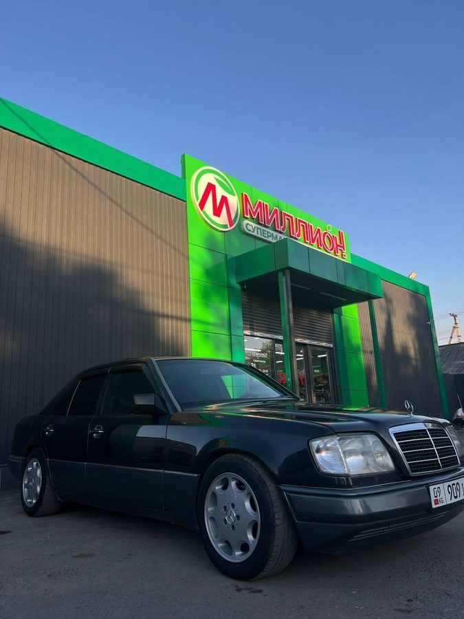Mercedes-Benz W124