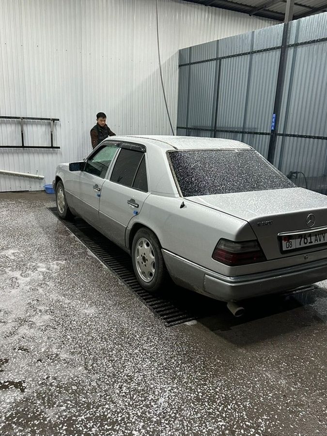 Mercedes-Benz W124