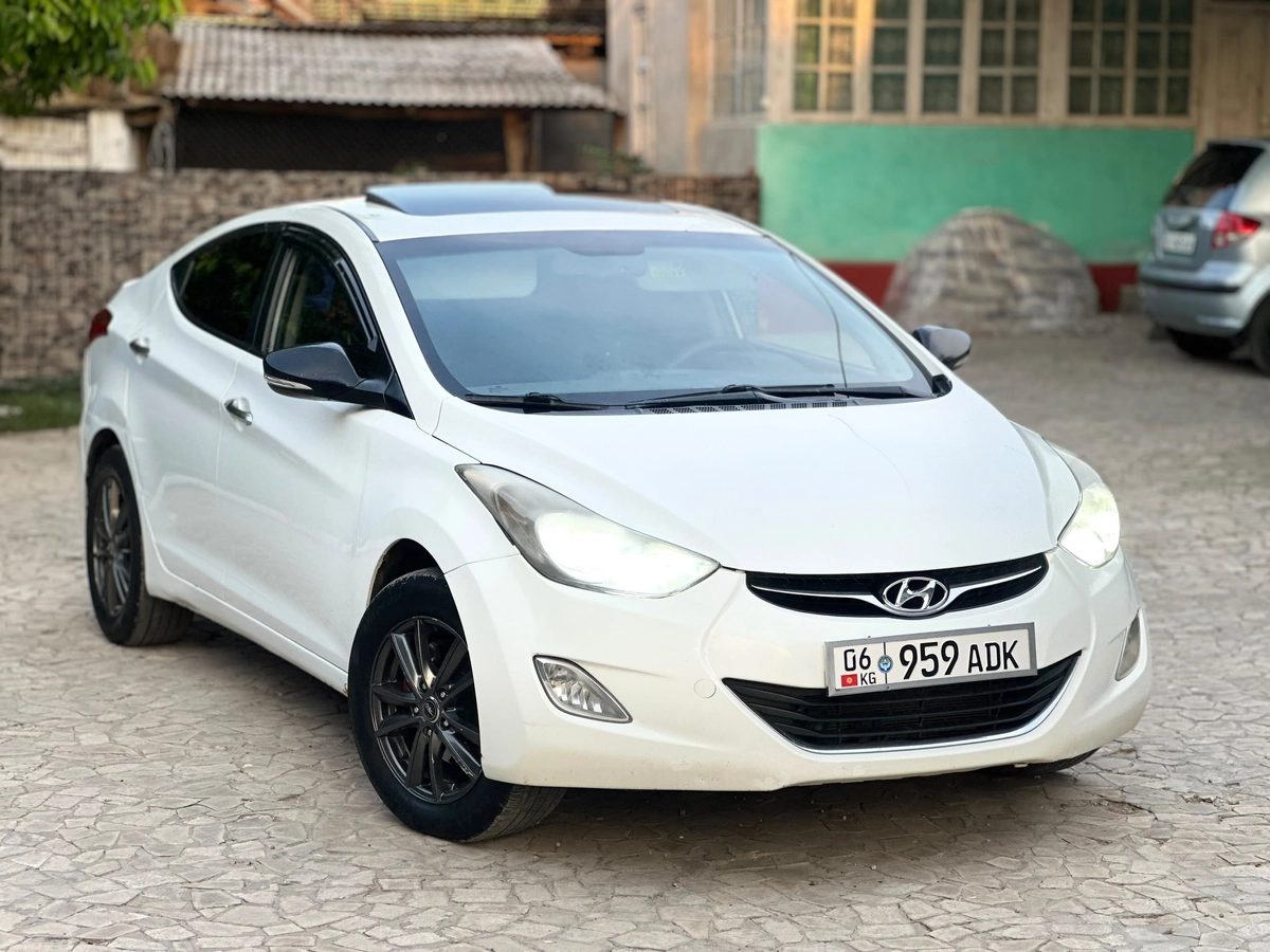 Hyundai Avante V 2012