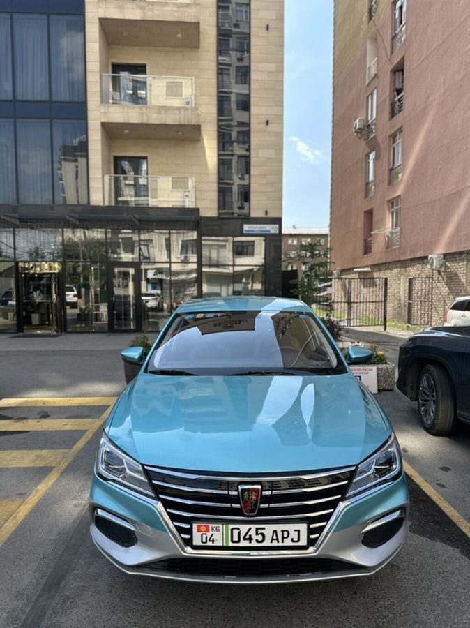 Roewe i5