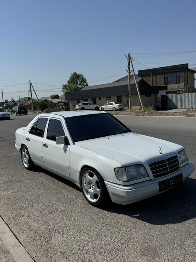 Mercedes-Benz W124