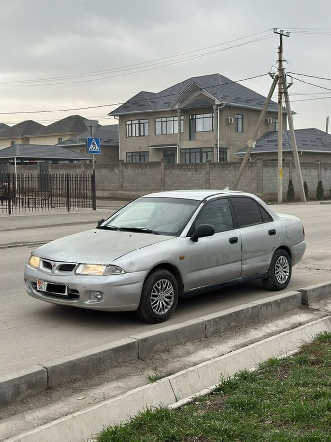 Mitsubishi Carisma