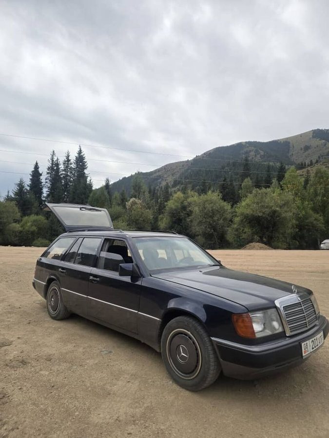 Mercedes-Benz W124