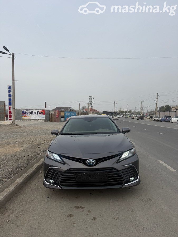 Toyota Camry VIII (XV70)