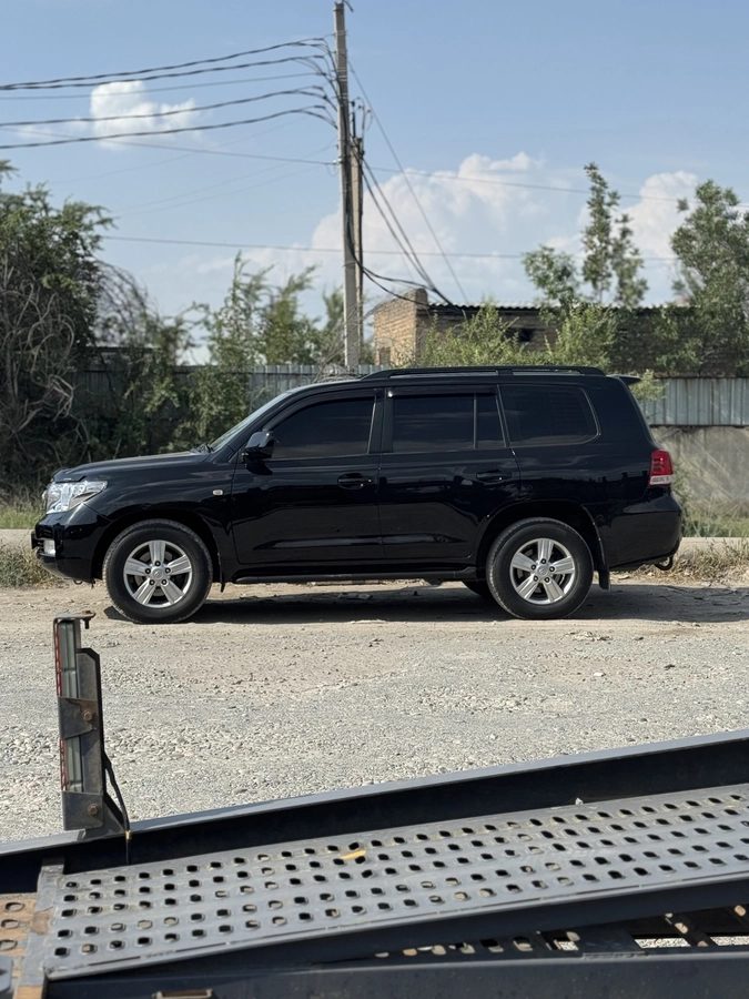 Toyota Land Cruiser 200 Series 2010