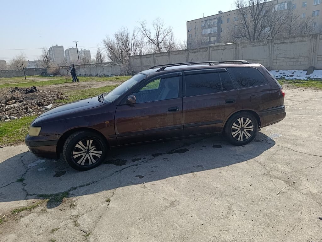 Toyota Carina E