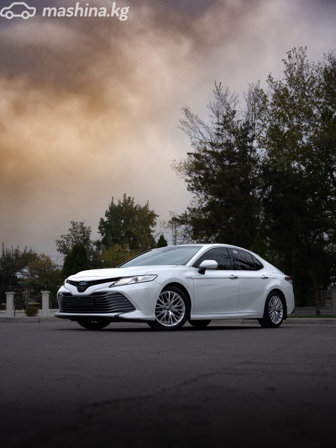 Toyota Camry VIII (XV70)
