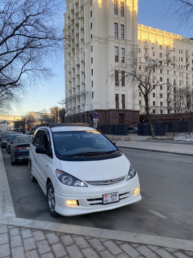 Toyota Estima