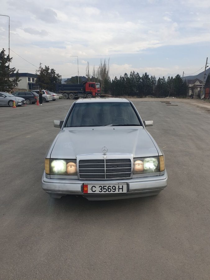 Mercedes-Benz W124