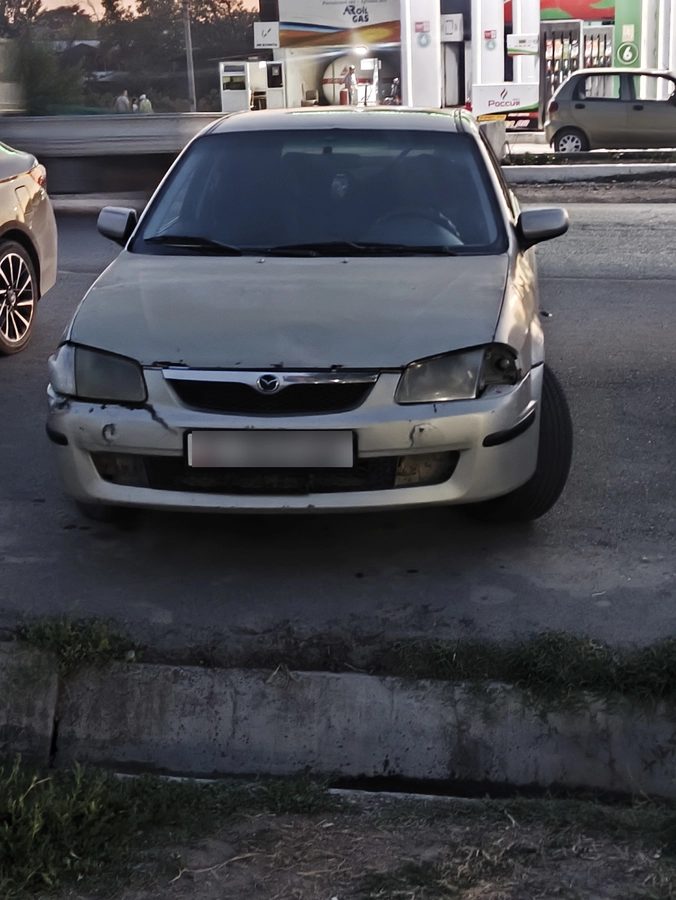 Mazda Familia VIII (BJ) 1999