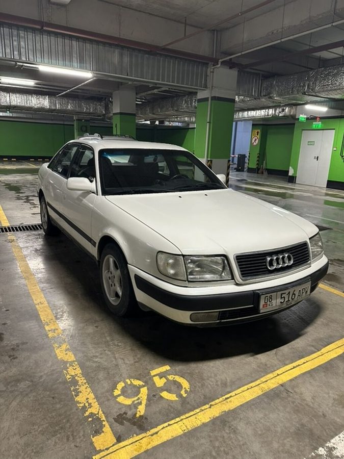 Audi 100