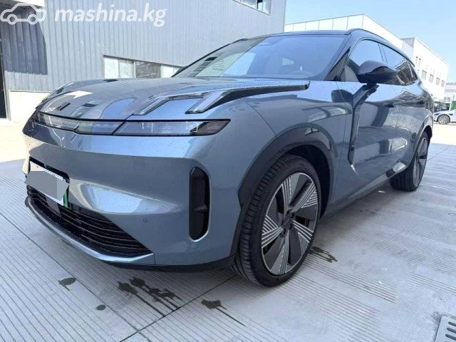 Lynk &amp; Co 8