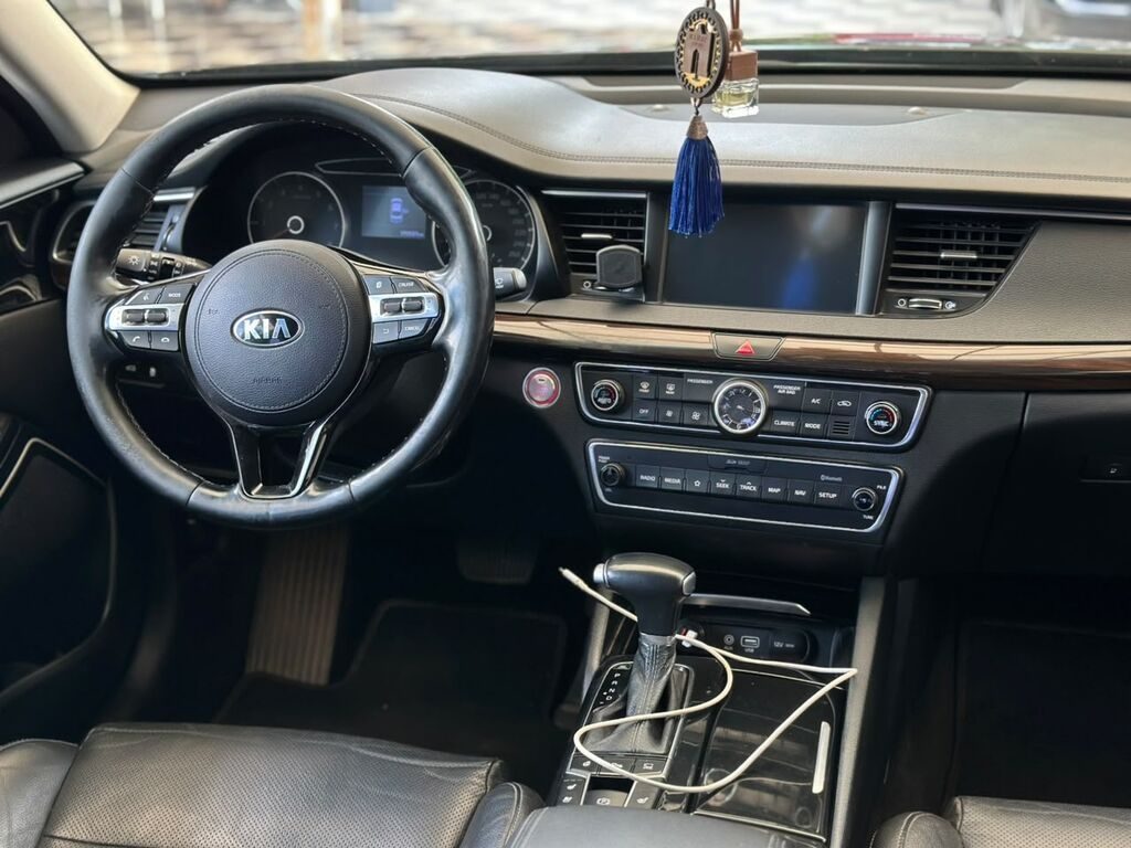 Kia Cadenza