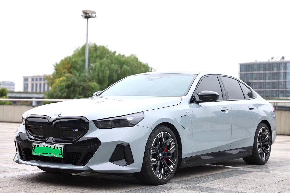 BMW i5